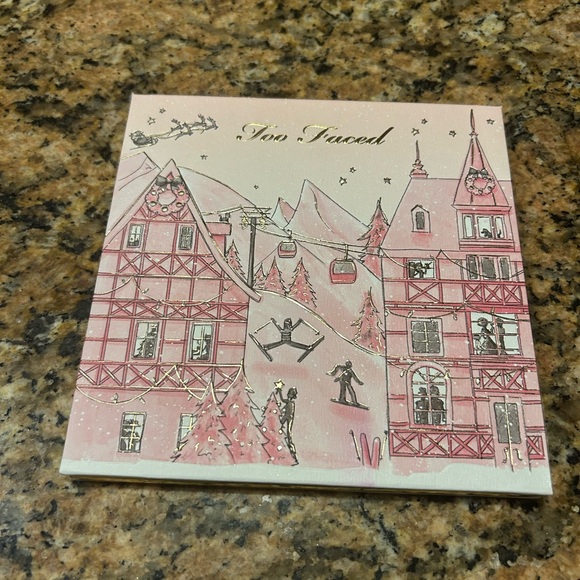 Too Faced Alpine Adventure Eyeshadow Palette - Picture 1 of 3